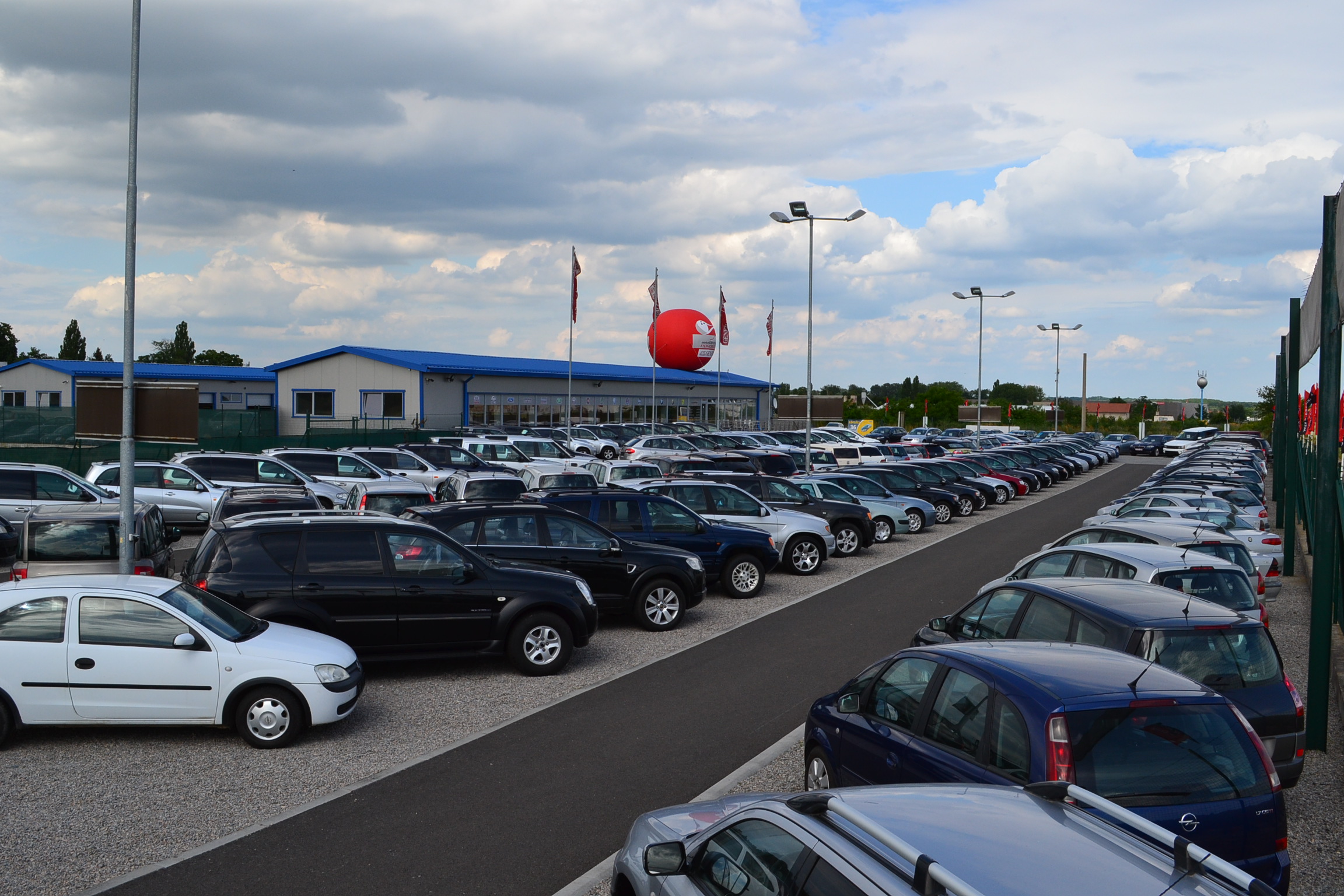 Kvalitní a ověřené ojeté vozy koupíte u společnosti Autocentrum Pohořelice s.r.o., která se nachází 25 km od Brna