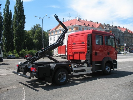 Prodej, montáž, servis nosičů kontejnerů zn. CHARVÁT CTS Ostrava