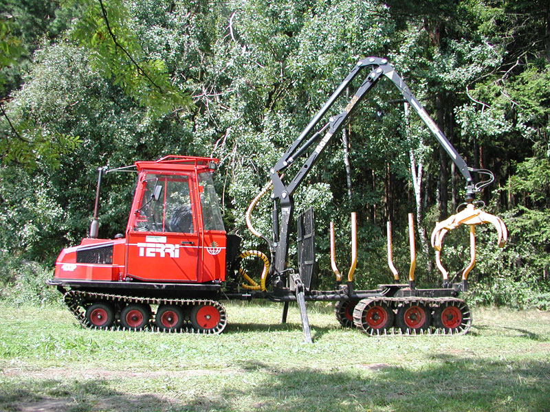 Hanko CZ, s.r.o. Šumava, příbližování dřeva pásovou technikou Terri