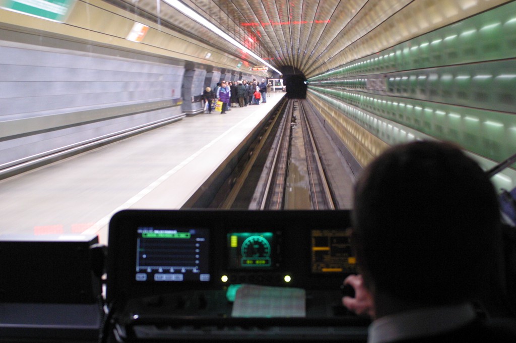 Systémy pro automatické řízení jízdy vlaku a vlaku metra, AŽD Praha