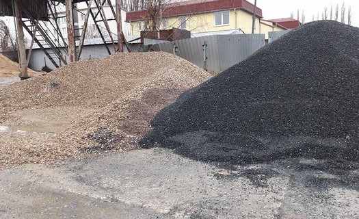 Betonárka Kolín, kontejnerová doprava, rozvoz kačírku