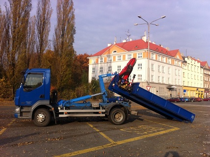 Prodej a montáž jednoramenných nosičů kontejnerů CHARVÁT CTS Ostrava