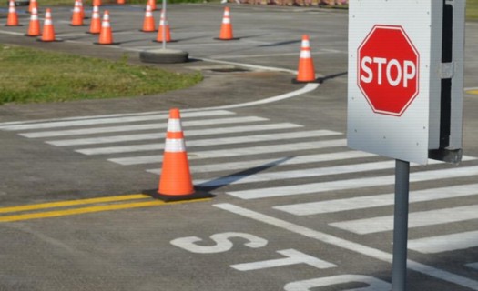 Autoškola, výuka a výcvik, řidičské oprávnění, osvojení řidičských schopností a dovedností, kondiční jízdy