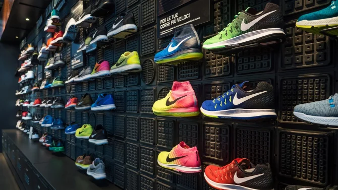 Nekončící byznys s padělky: Za obuv Nike, Adidas či Fila pokuta až 10 milionů