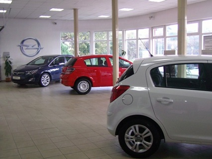 Prodej a kompletní servis při nákupu osobních a užitkových vozů  Opel, Fiat, Jeep a Alfa Romeo