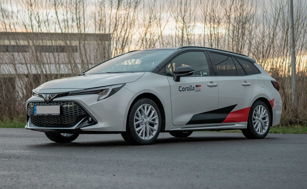 osobní vůz Toyota Corolla GR sport na půjčení - Uherské Hradiště
