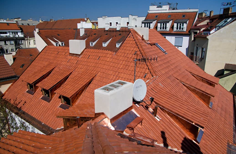 Instalace střešních oken včetně doplňků Praha