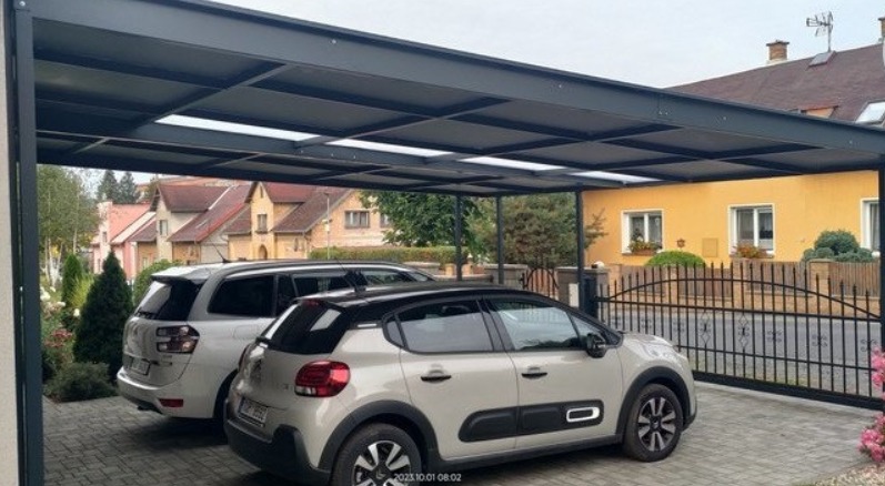 Carporty – moderní a cenově dostupné řešení zastřešeného parkování vašeho auta