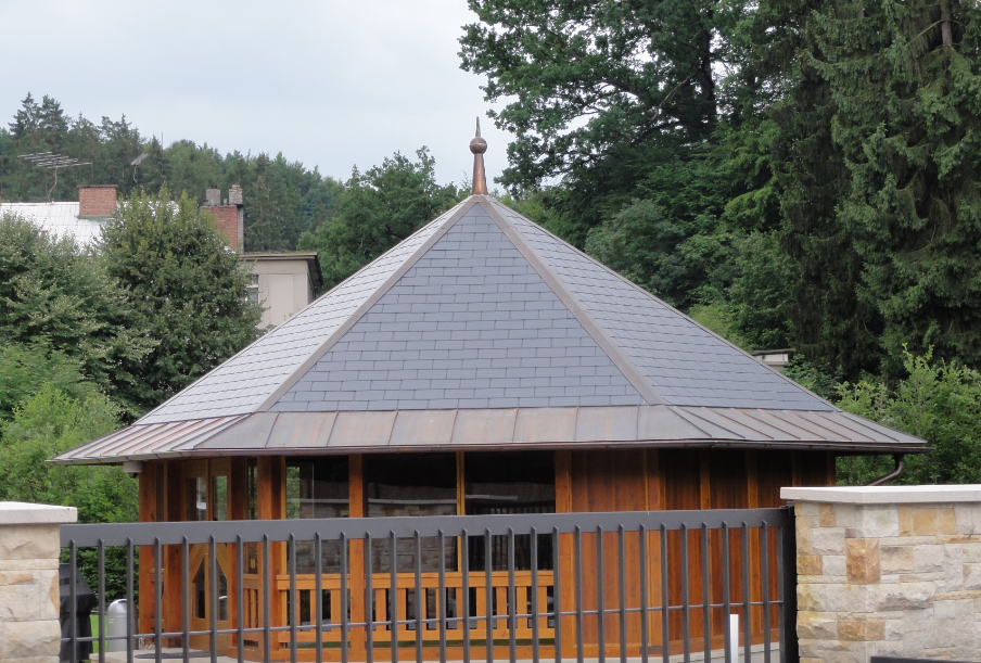 Pokládka eternitové střešní krytiny a renovace eternitových střech
