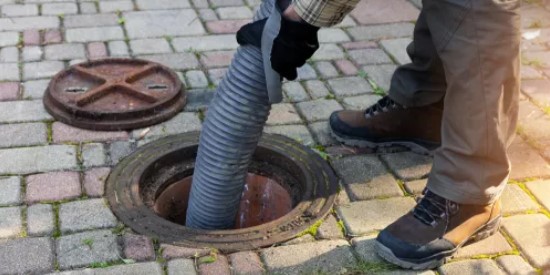 čištění domovní dešťové, splaškové kanalizace a přípojek, stoupaček, jímek Brno