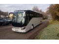Autobusová doprava a přeprava osobními vozy na profesionální úrovni s wifi připojením
