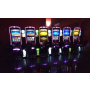 Moderní klimatizované casino s možností občerstvení v baru a wifi připojením
