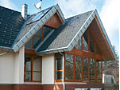 Inteligentní solární dřevěná okna s izolačním trojsklem