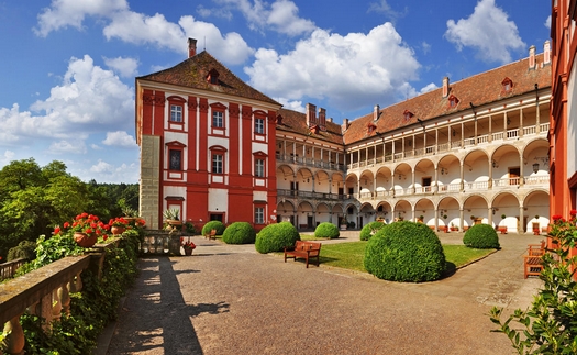 Společnost spravuje historický majetek paní Kristiny a Leonharda Colloredo Mansfeld