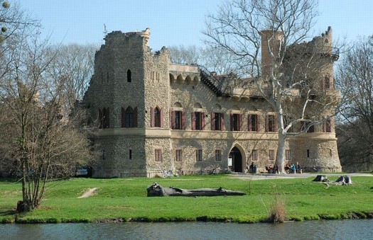 Janův hrad v Lednickém parku
