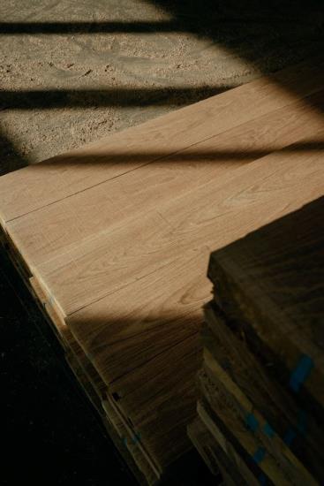 Výroba masivních dřevěných podlah různých rozměrů