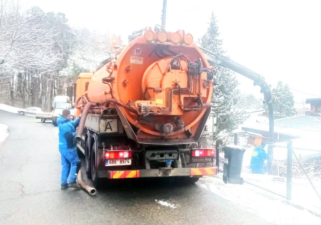 Kombinované čištění odpadů, kanalizací