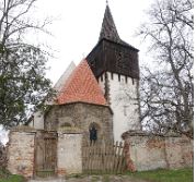 Filiální, dříve farní kostel Stětí sv. Jana Křtitele ve Skramníkách
