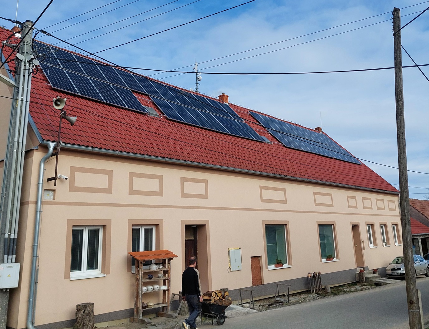 Kontaktujte PV Solutions ještě dnes a začněte šetřit s fotovoltaikou!