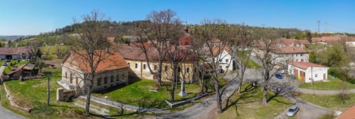 Obec Děkov: Malebný klenot středočeského venkova